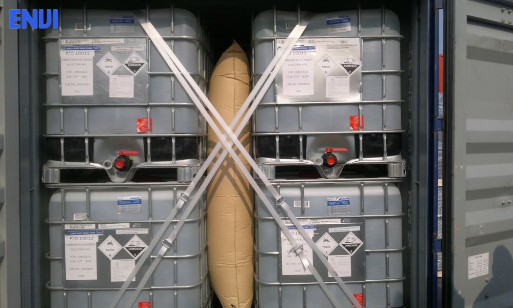 Ứng dụng dây đai composite chằng container
